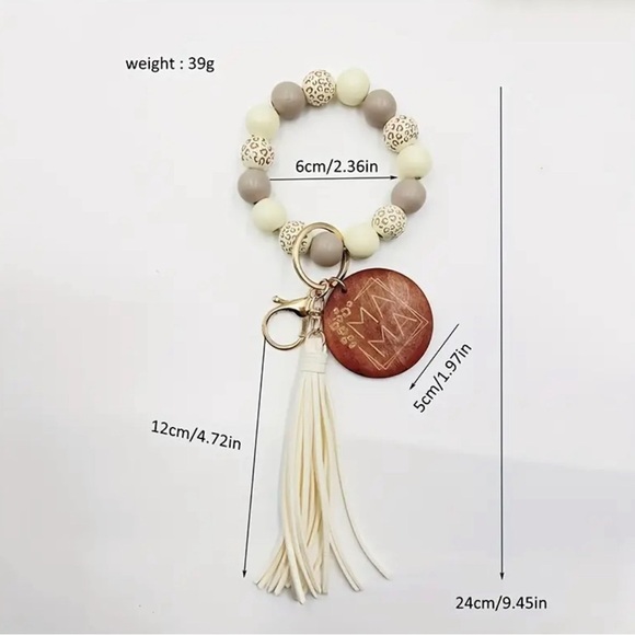 Wooden bead tassle mama keychain - Picture 2 of 4